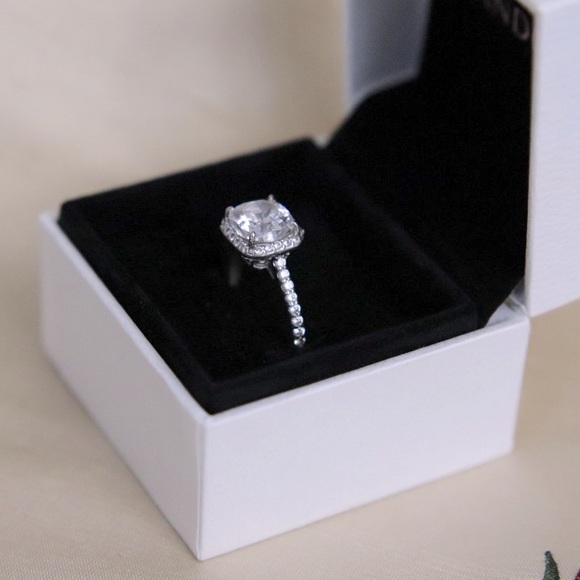 Sterling Silver 925 Cubic Zirconia Halo Ring - Size 6.75 - Picture 3 of 11